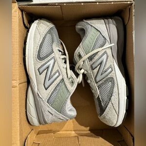 New Balance 990v5